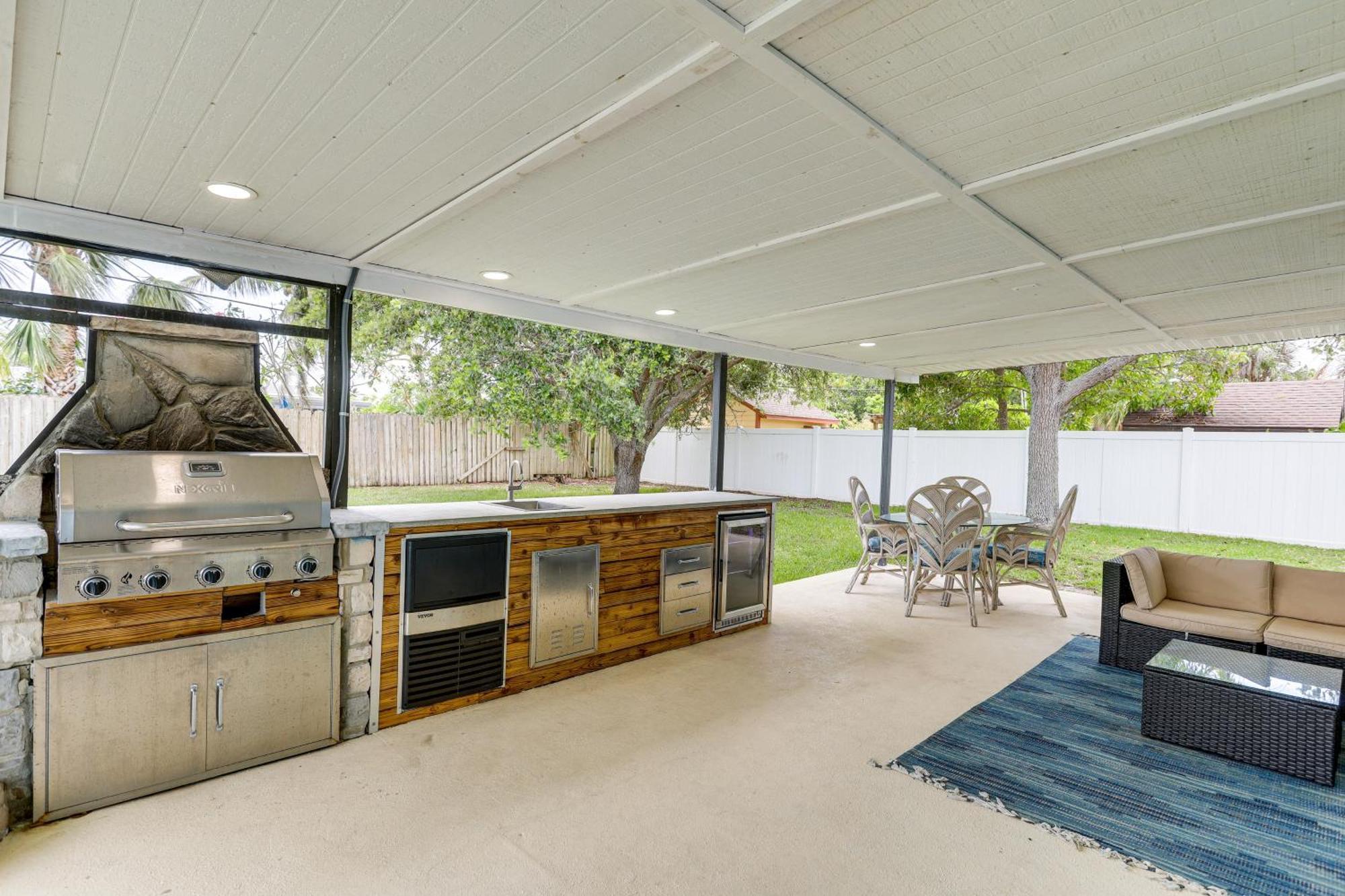 Pet-Friendly Cocoa Beach Home Walk To Beach! エクステリア 写真
